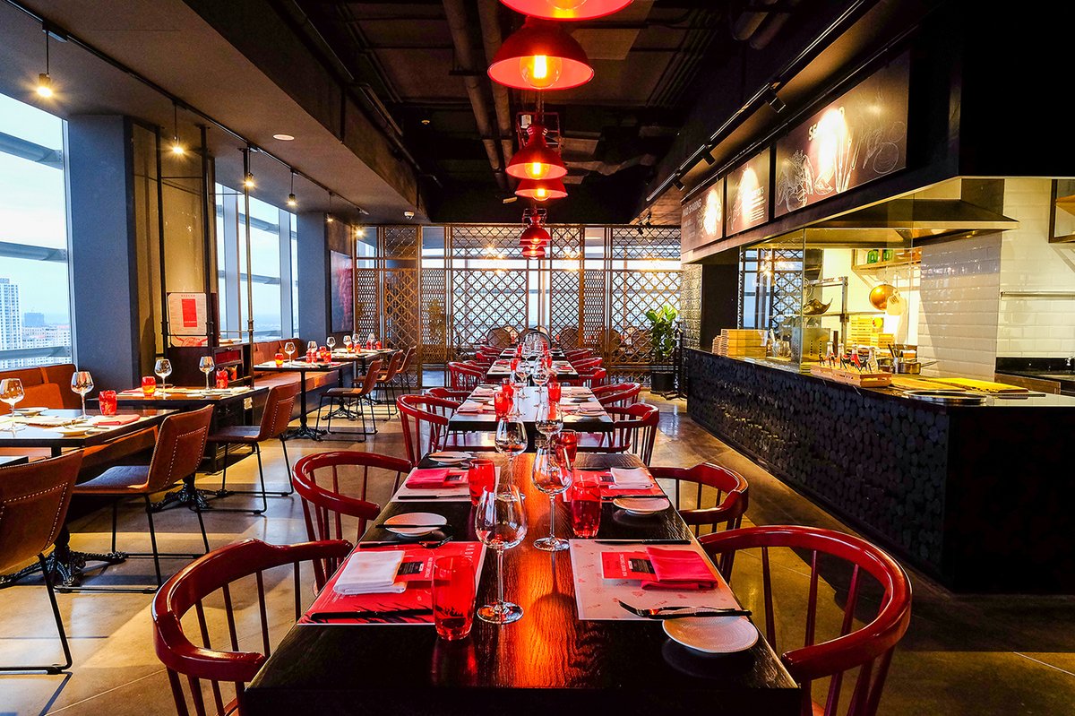餐飲Mad Cow品牌策劃設(shè)計案例——燒烤與酒吧的完美結(jié)合，餐飲品牌設(shè)計，餐飲品品牌形象設(shè)計，品牌形象整合，餐飲品牌營銷，餐飲品牌戰(zhàn)略定位，品牌設(shè)計公司，品牌策劃公司，深圳品牌策劃，深圳品牌設(shè)計，左右格局
